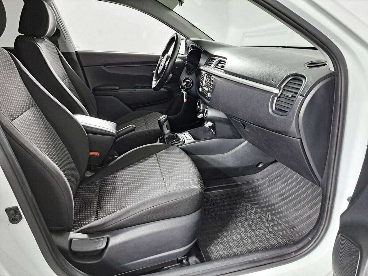 Купить Kia Rio X-Line, 2018, 159 588 км, фото №9