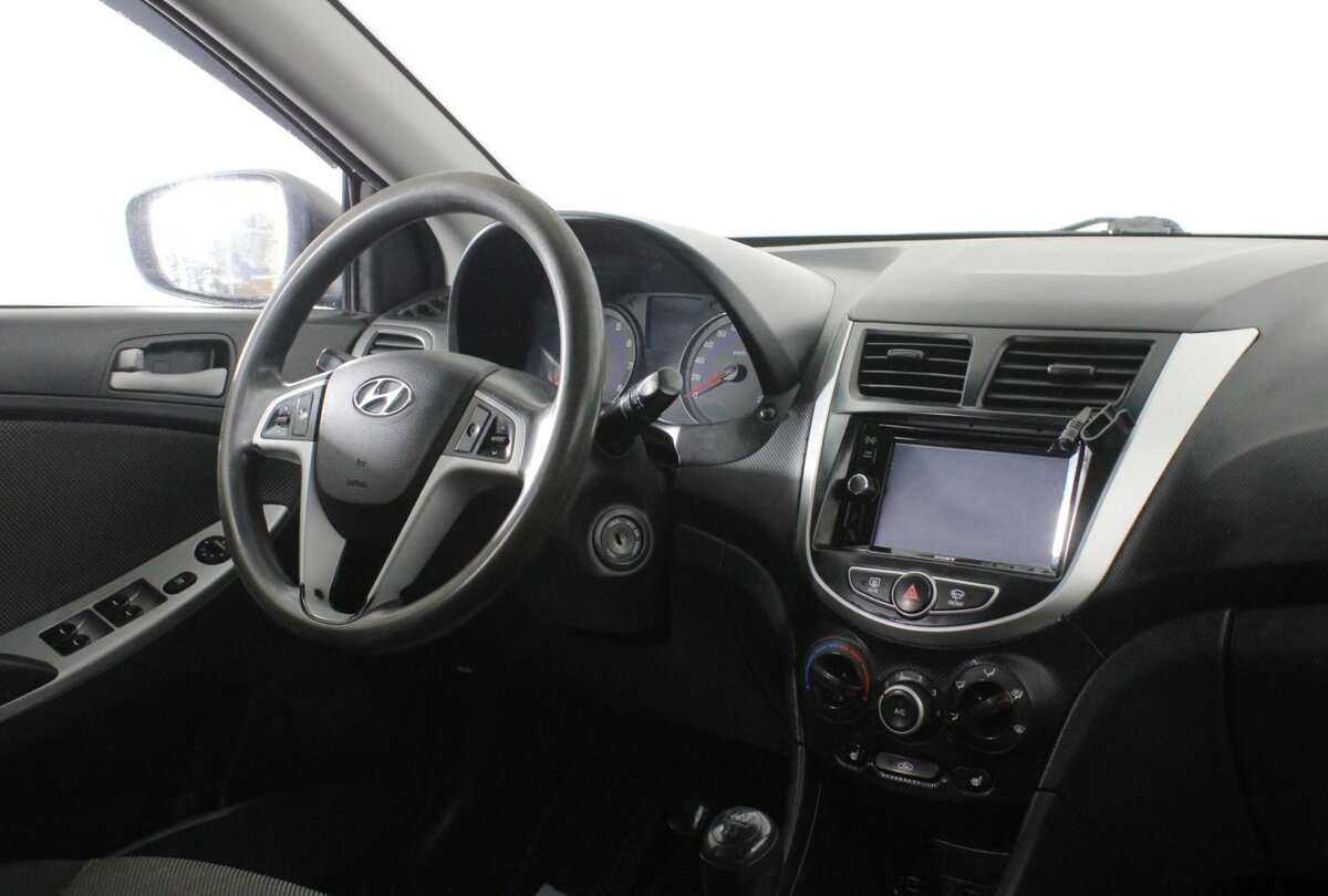 Купить Hyundai Solaris, 2013, 223 000 км, фото №9