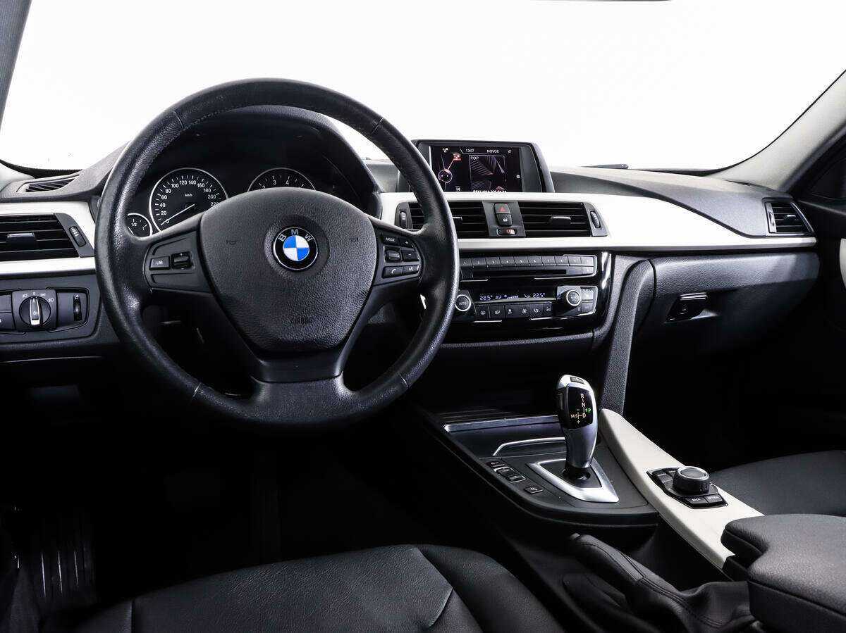 Купить BMW 3 серии 318i, 2015, 114 354 км, фото №11