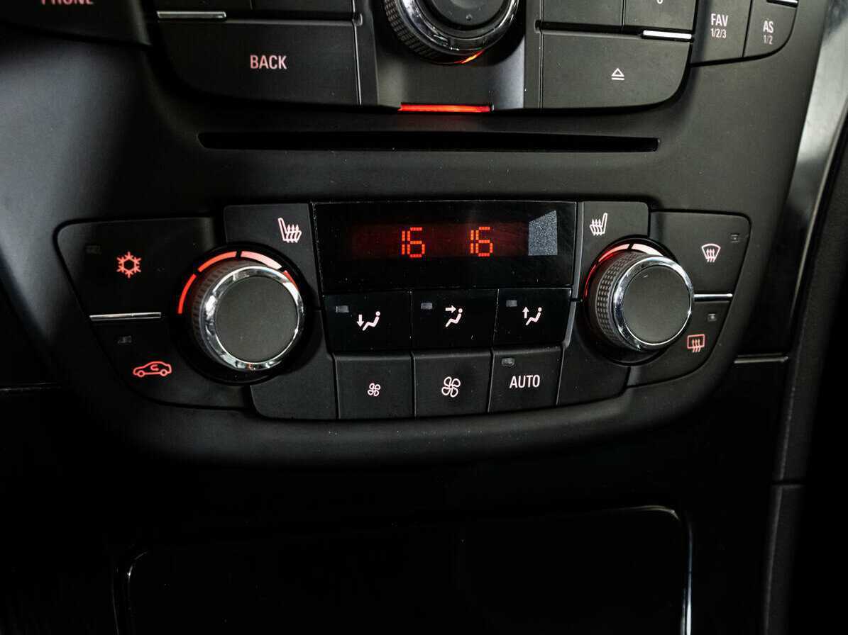 Купить Opel Insignia, 2013, 215 792 км, фото №10