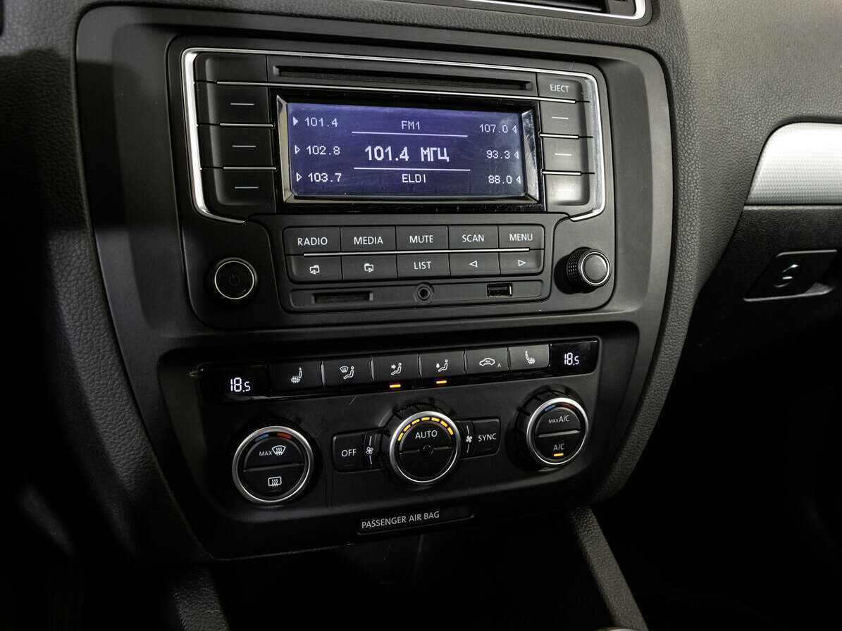 Купить Volkswagen Jetta, 2013, 91 375 км, фото №11