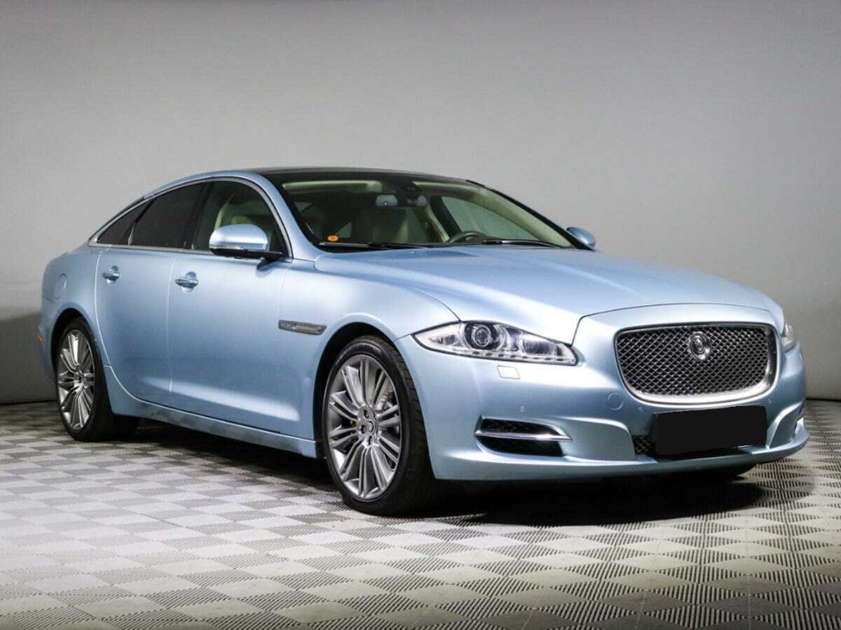 Jaguar XJ