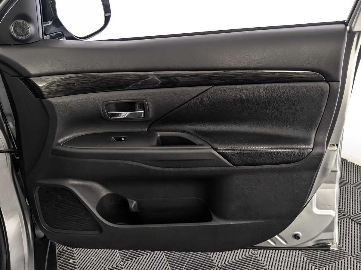 Купить Mitsubishi Outlander, 2017, 228 089 км, фото №20