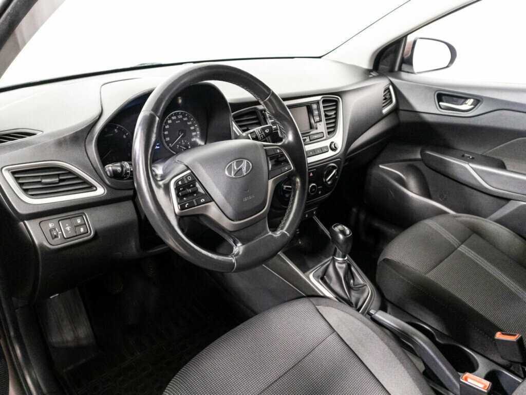 Купить Hyundai Solaris, 2018, 69 341 км, фото №11