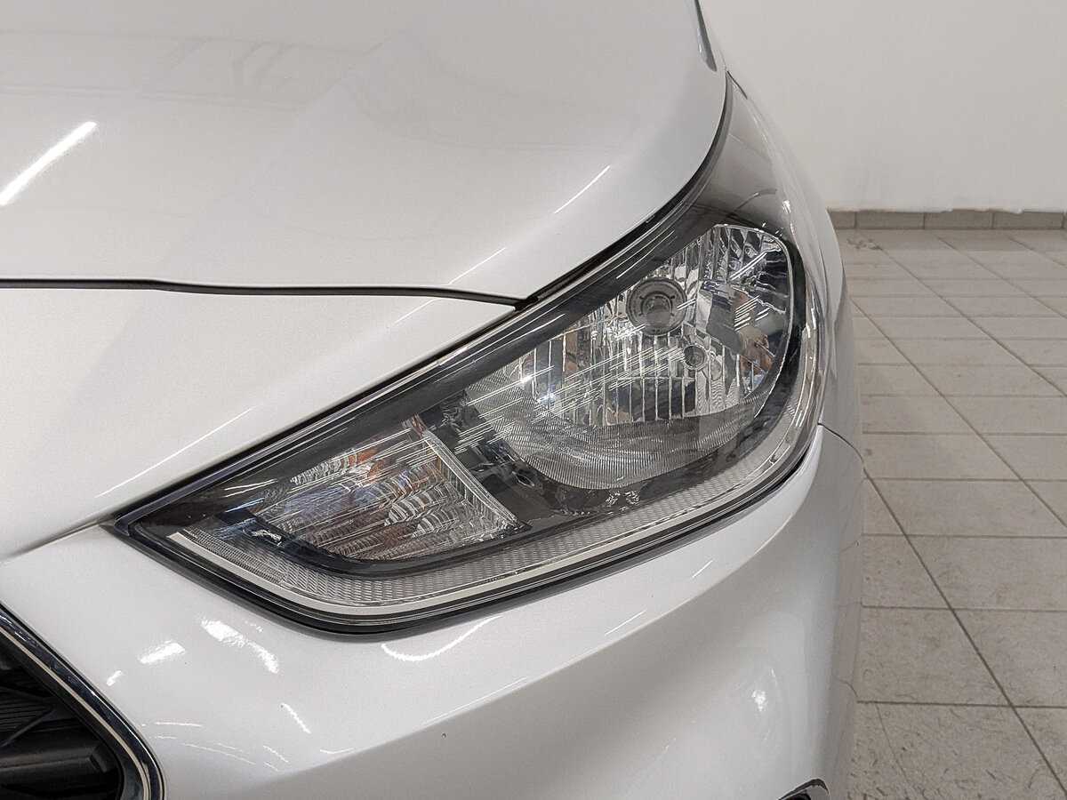 Купить Hyundai Solaris, 2018, 59 228 км, фото №11