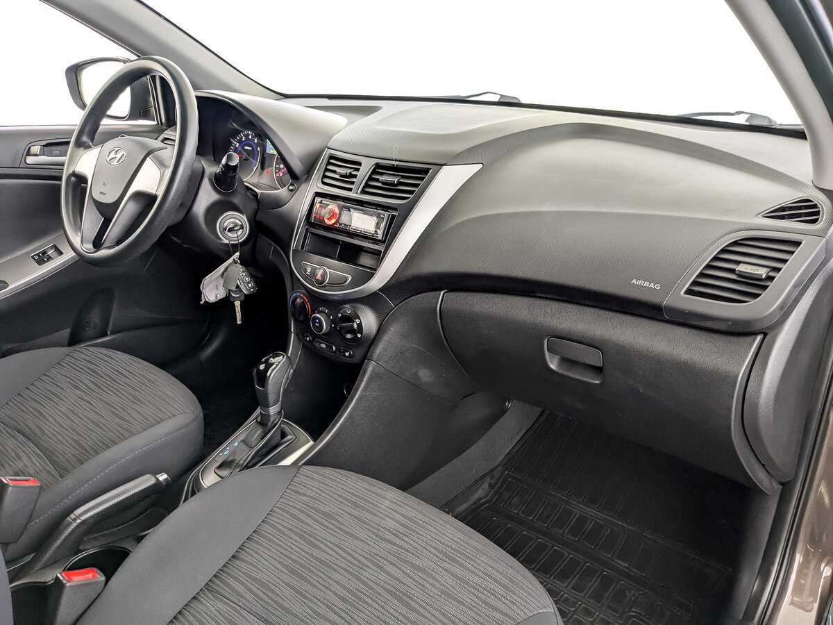 Купить Hyundai Solaris, 2016, 84 783 км, фото №11