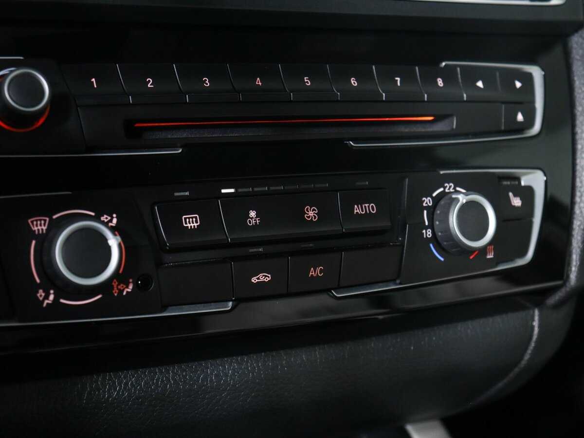 Купить BMW 1 серии 118i, 2017, 110 137 км, фото №11